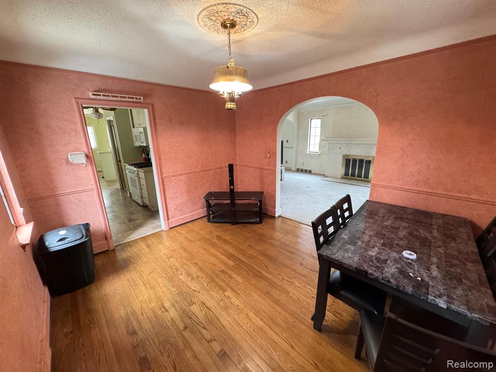 820 Winchester Avenue Property Photo 13