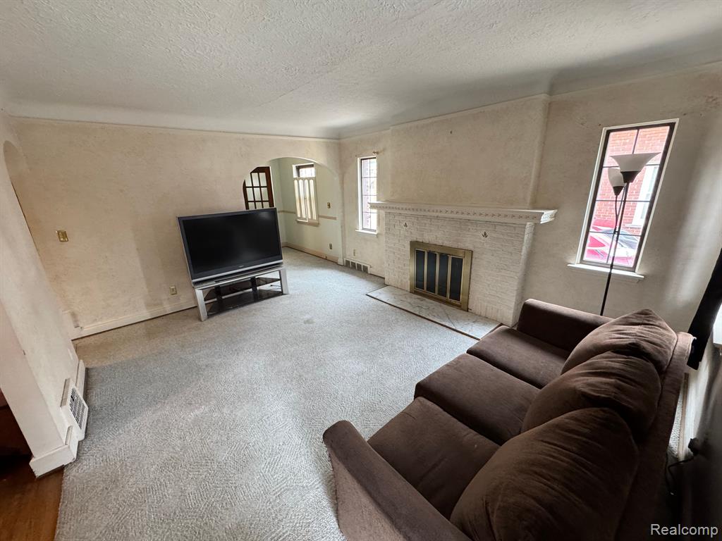 820 Winchester Avenue Property Photo 14
