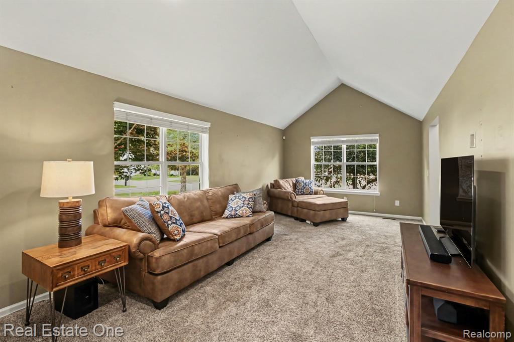 7926 Forest Creek Court Property Photo 4
