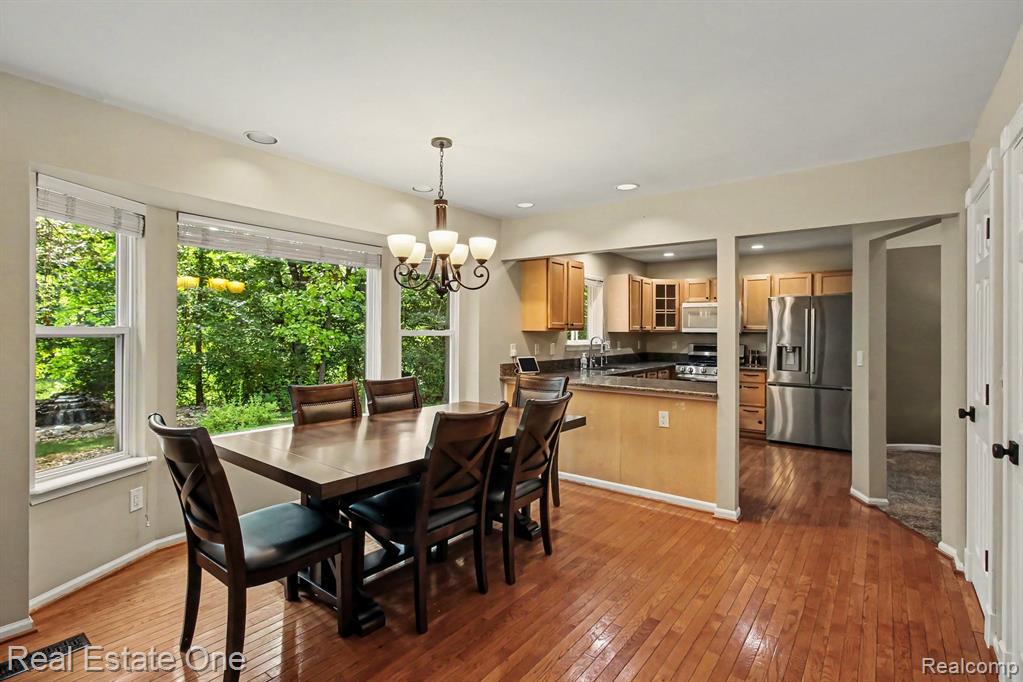 7926 Forest Creek Court Property Photo 8
