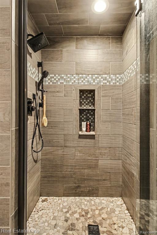 7926 Forest Creek Court Property Photo 15
