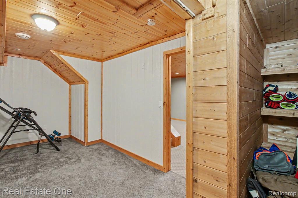 7926 Forest Creek Court Property Photo 18