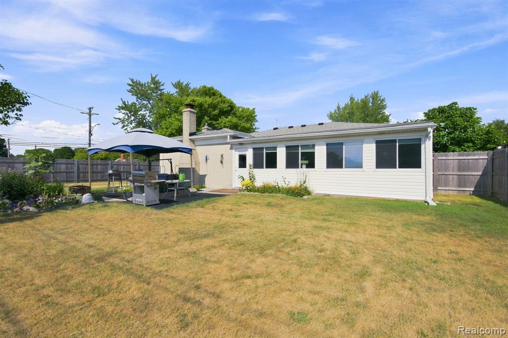 29853 Ohmer Drive Property Photo 5