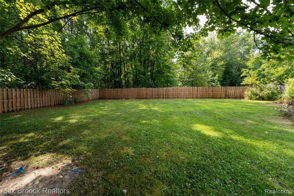 216 Crawford Drive Property Photo 4