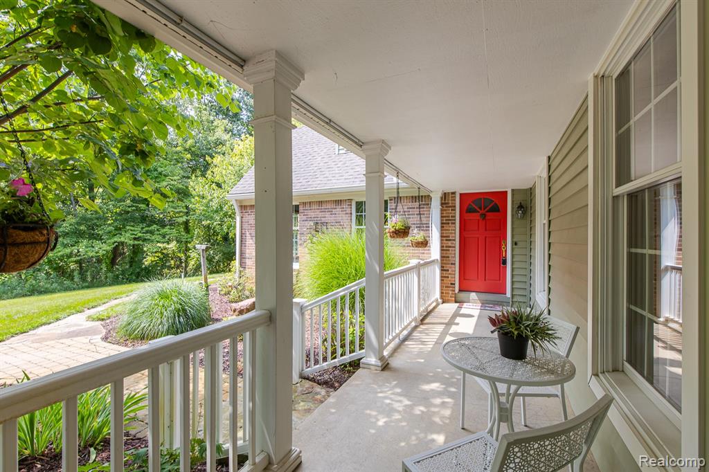 2411 Farmbrook Trail Property Photo 4