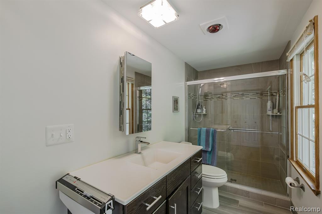 2411 Farmbrook Trail Property Photo 22