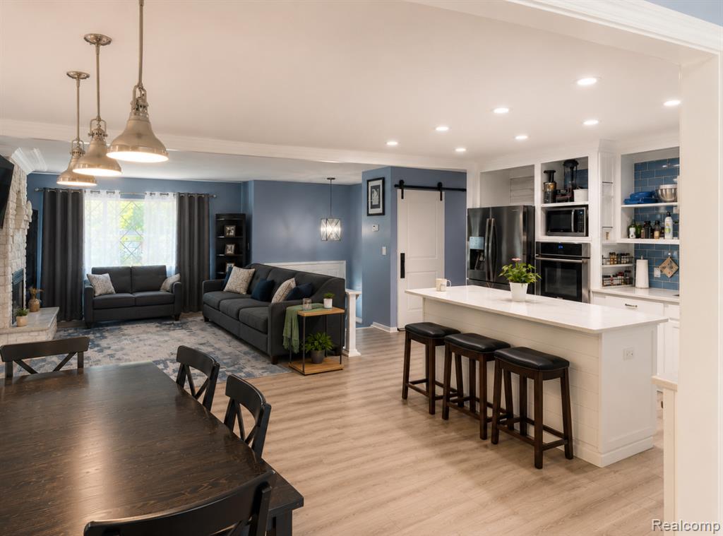 38185 Willowmere Street Property Photo 9
