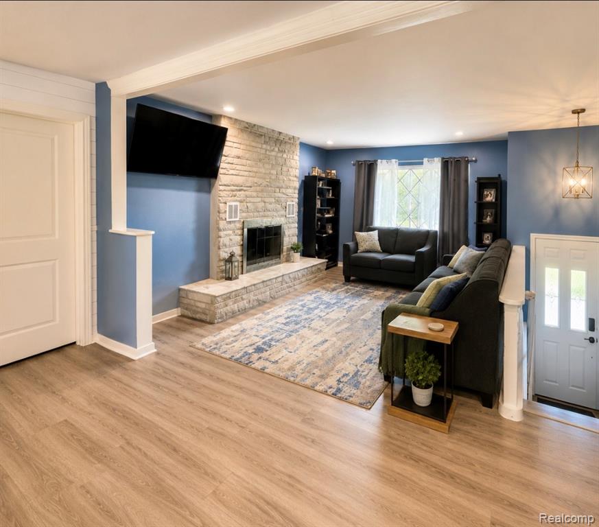 38185 Willowmere Street Property Photo 15