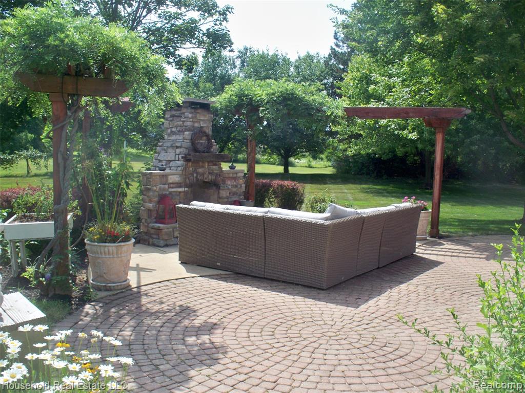 2933 Augusta Drive Property Photo 6