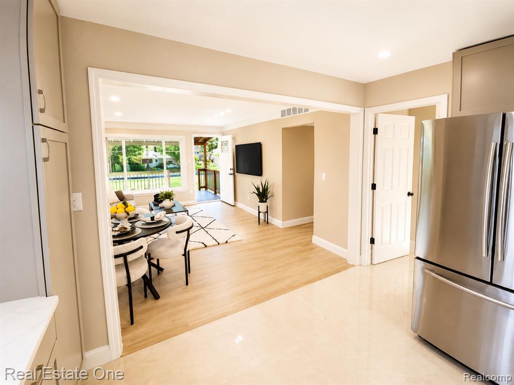 28463 Sutherland Street Property Photo 8