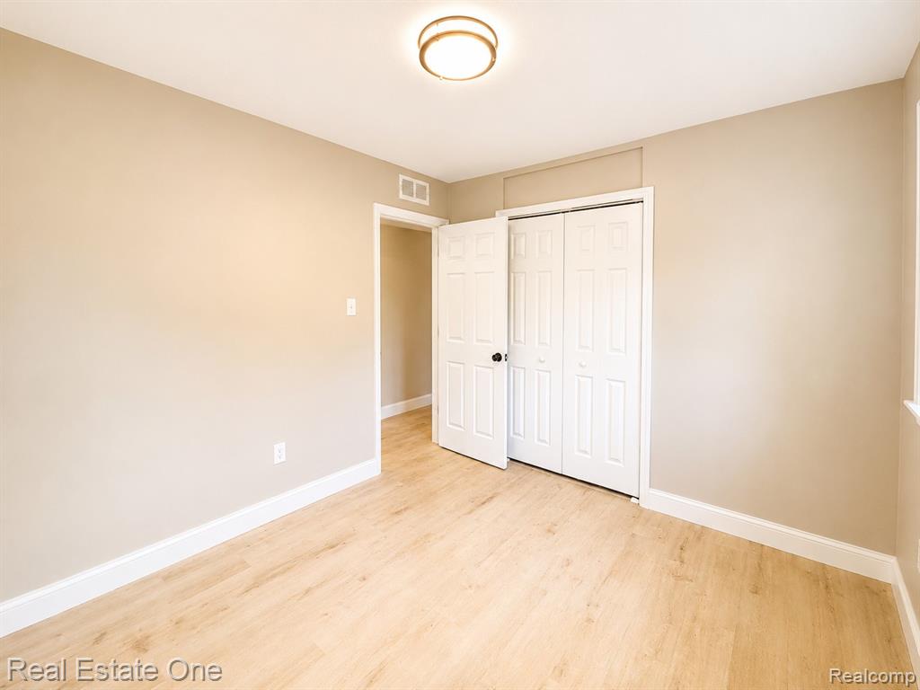 28463 Sutherland Street Property Photo 15