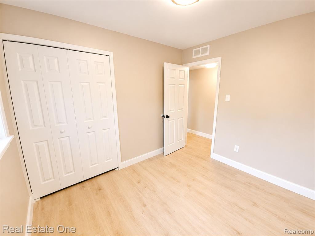 28463 Sutherland Street Property Photo 17
