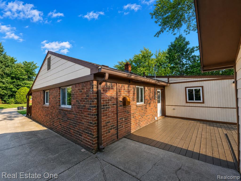 28463 Sutherland Street Property Photo 23