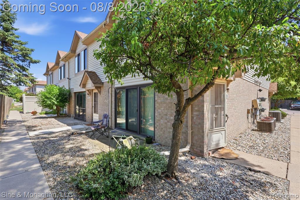 38571 Wellington Drive Property Photo 1
