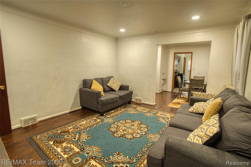 7523 Calhoun Street Property Photo 3
