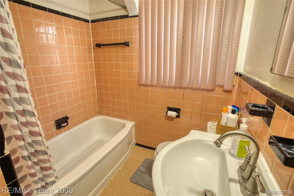 7523 Calhoun Street Property Photo 13