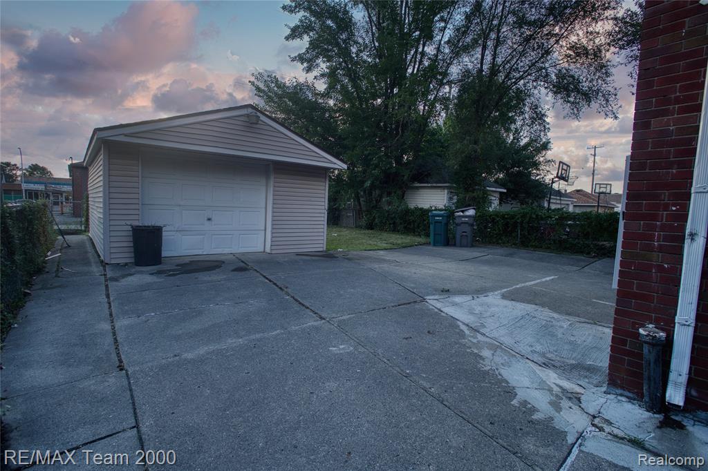 7523 Calhoun Street Property Photo 35