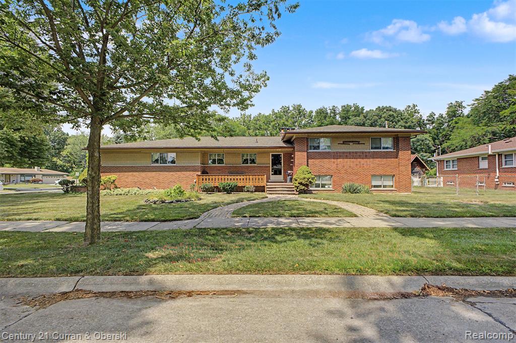 27110 Clairview Drive Property Photo 1