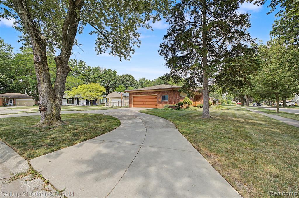 27110 Clairview Drive Property Photo 3