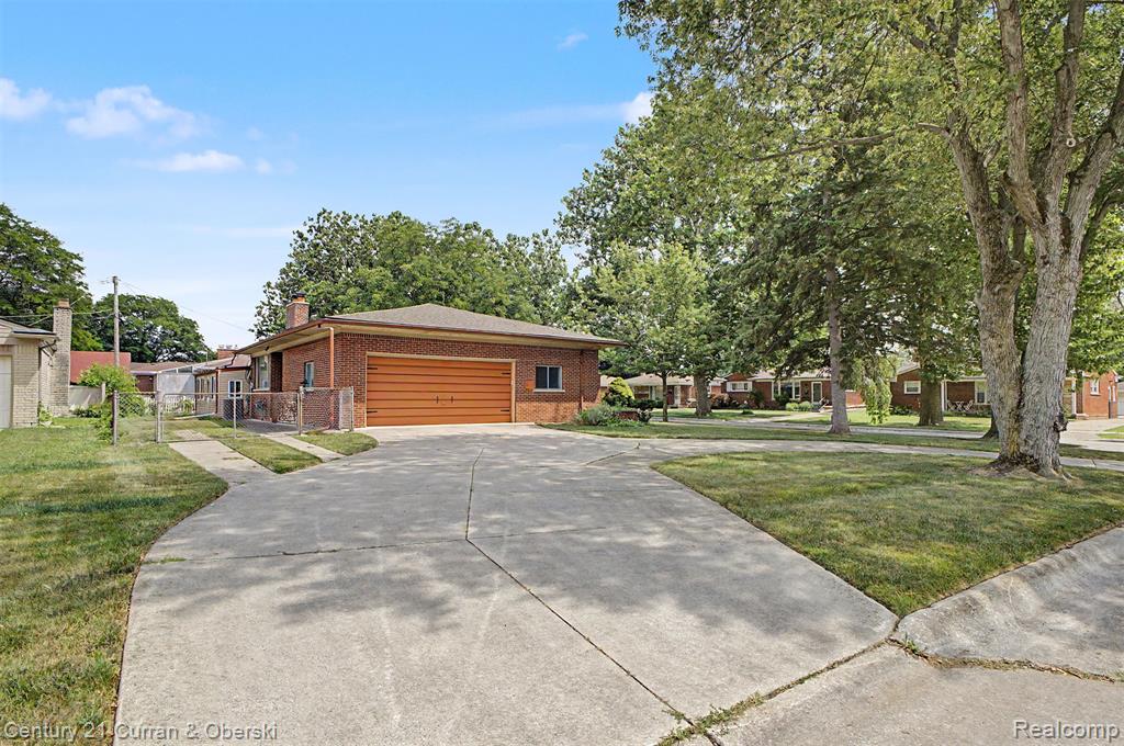 27110 Clairview Drive Property Photo 4
