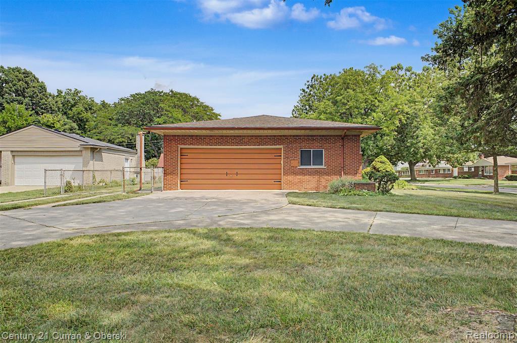 27110 Clairview Drive Property Photo 5