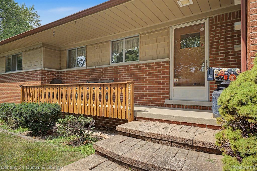 27110 Clairview Drive Property Photo 6