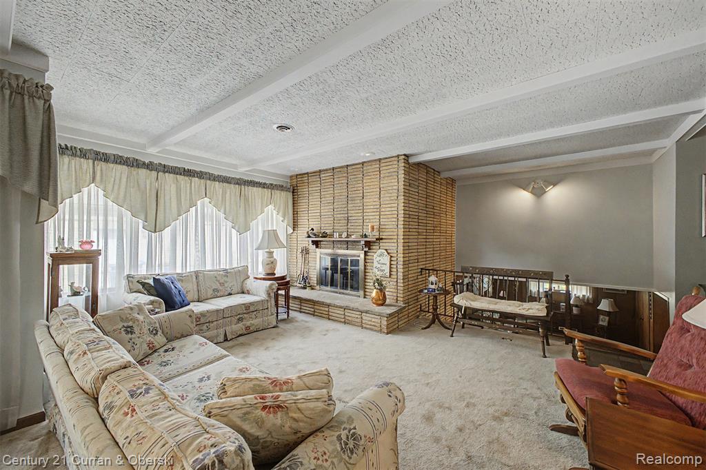 27110 Clairview Drive Property Photo 8