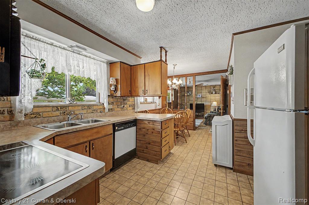 27110 Clairview Drive Property Photo 12