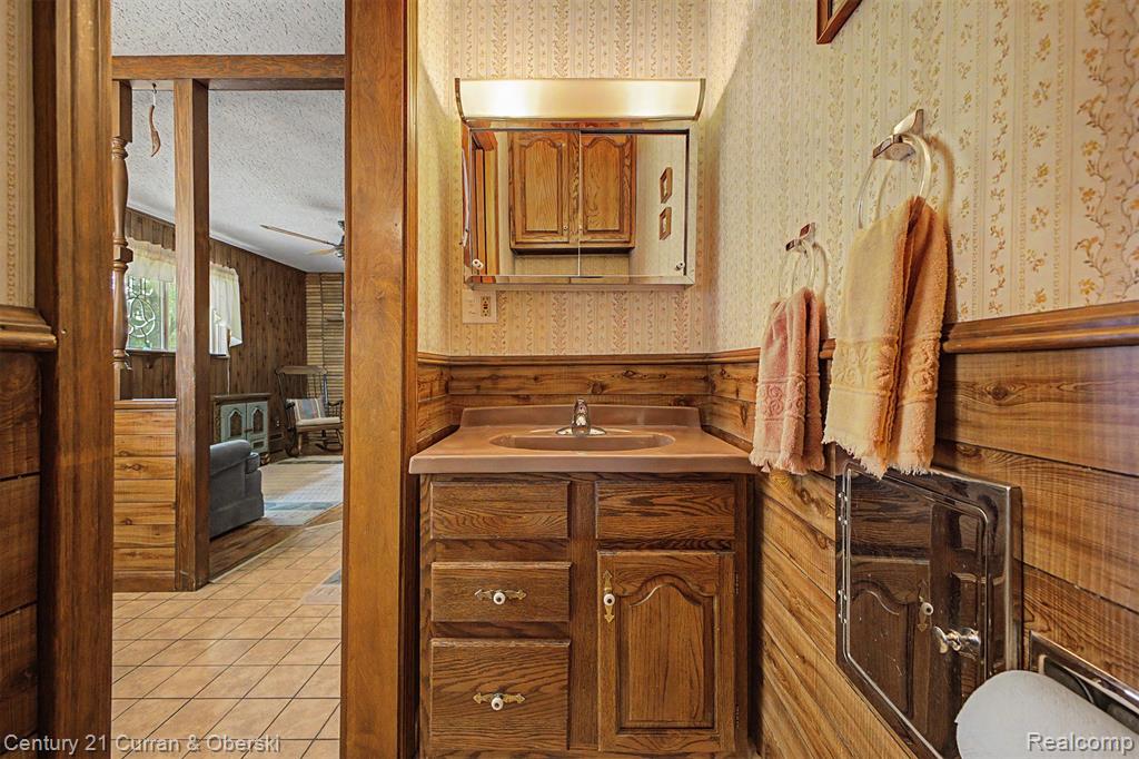 27110 Clairview Drive Property Photo 18