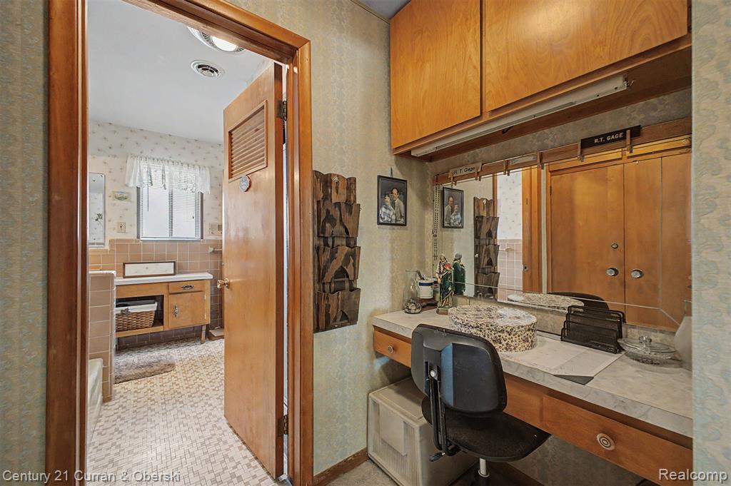 27110 Clairview Drive Property Photo 22