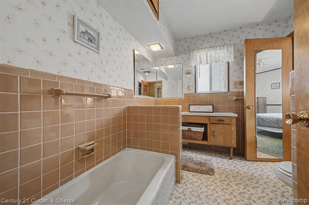 27110 Clairview Drive Property Photo 23