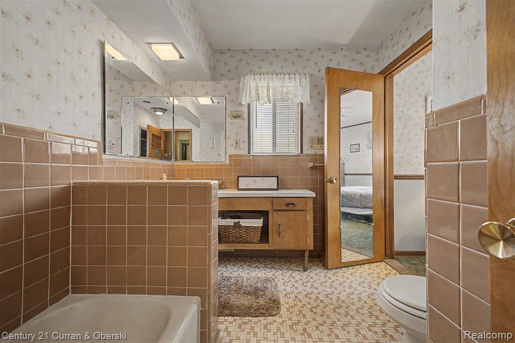 27110 Clairview Drive Property Photo 24