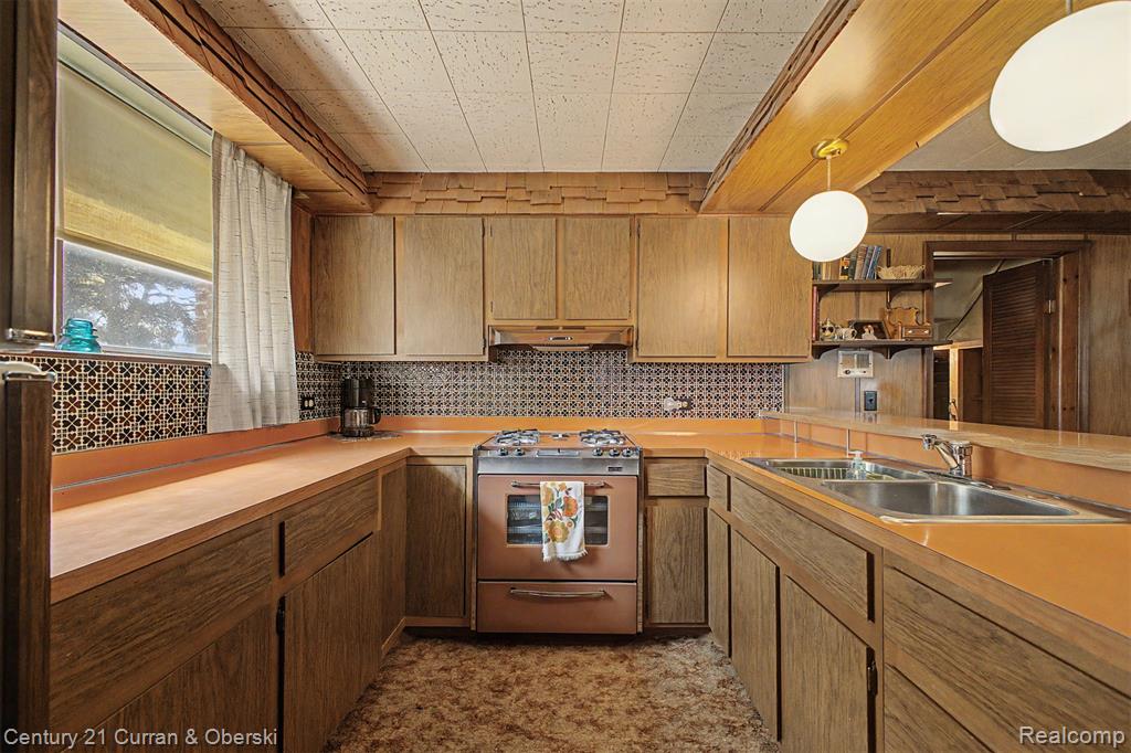 27110 Clairview Drive Property Photo 33
