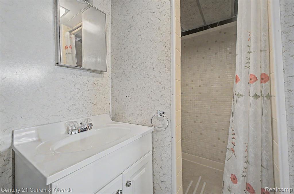 27110 Clairview Drive Property Photo 40