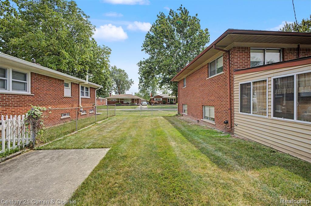 27110 Clairview Drive Property Photo 41