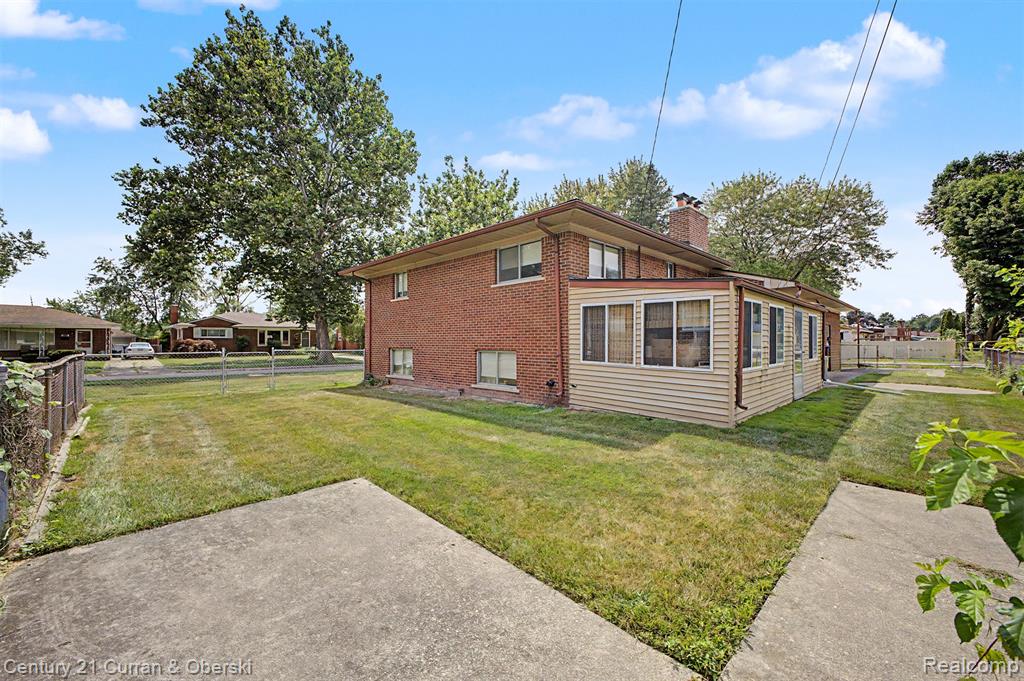 27110 Clairview Drive Property Photo 42