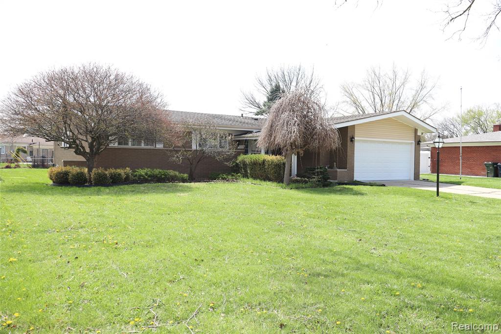 11114 Greendale Drive Property Photo 3