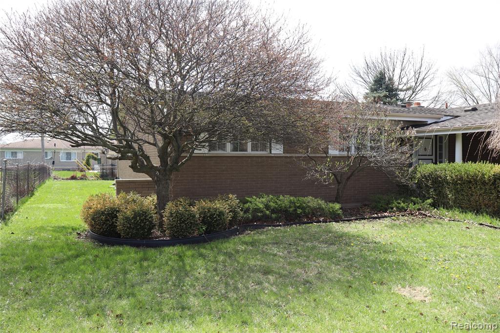11114 Greendale Drive Property Photo 4