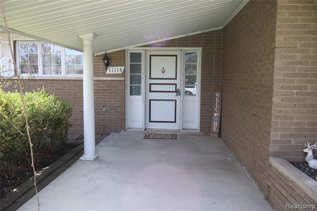 11114 Greendale Drive Property Photo 5