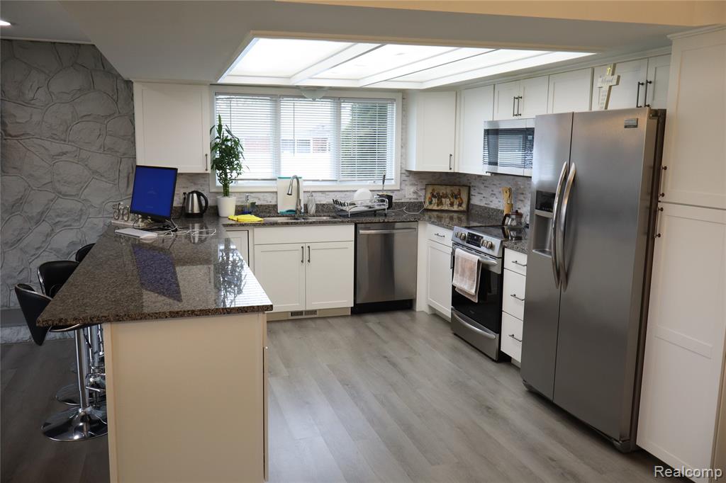 11114 Greendale Drive Property Photo 17