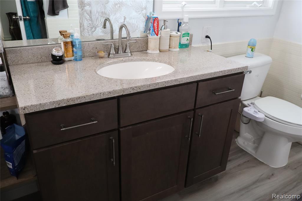 11114 Greendale Drive Property Photo 32