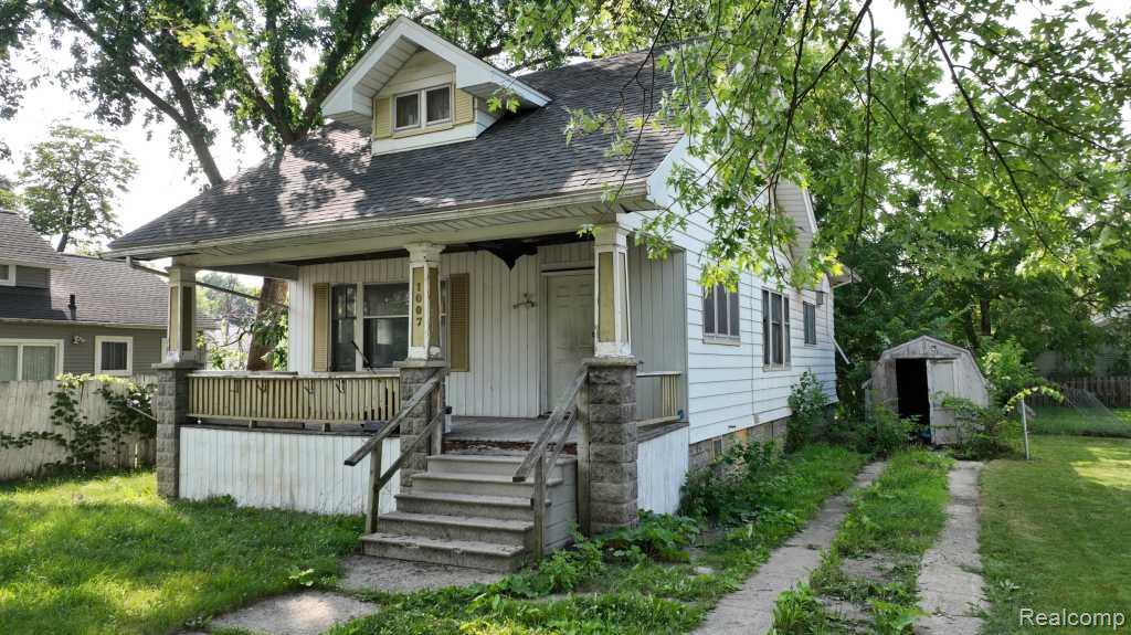 1007 N Oakley Street Property Photo 1