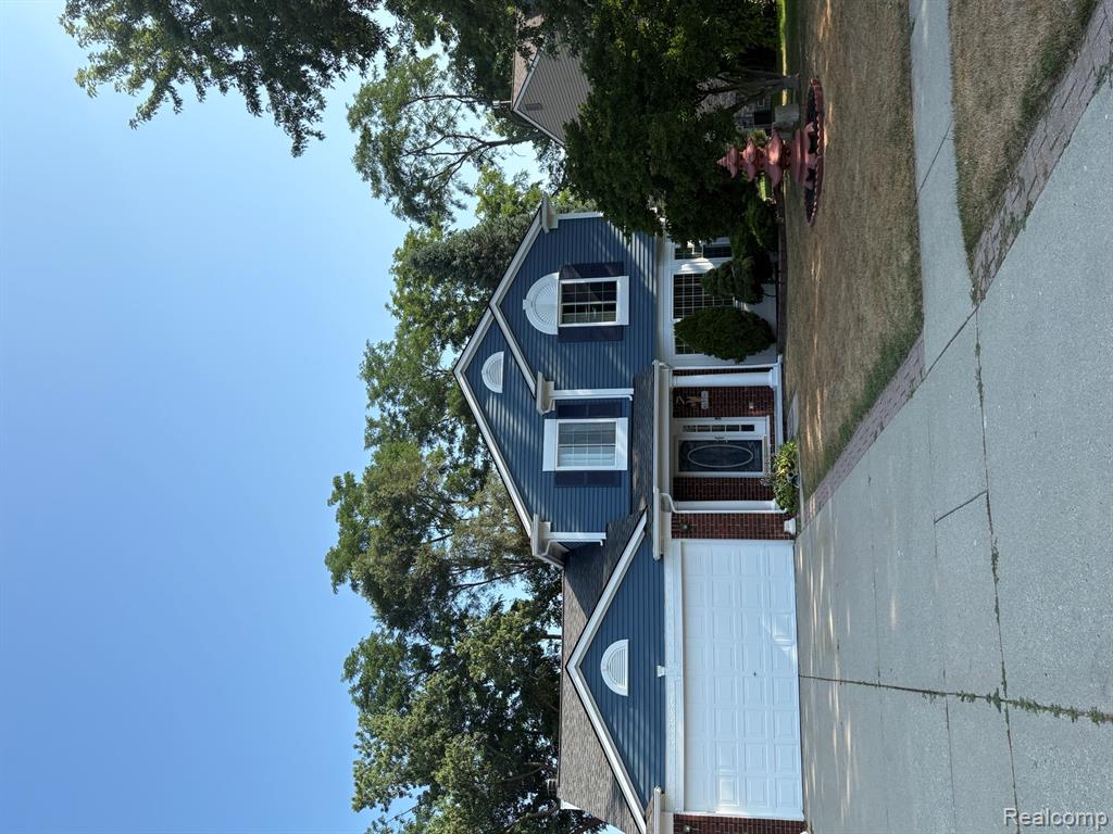 6994 York Property Photo 1