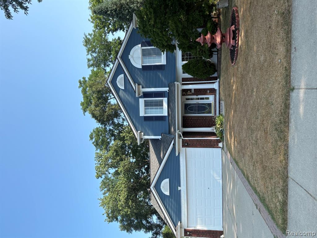 6994 York Property Photo 2
