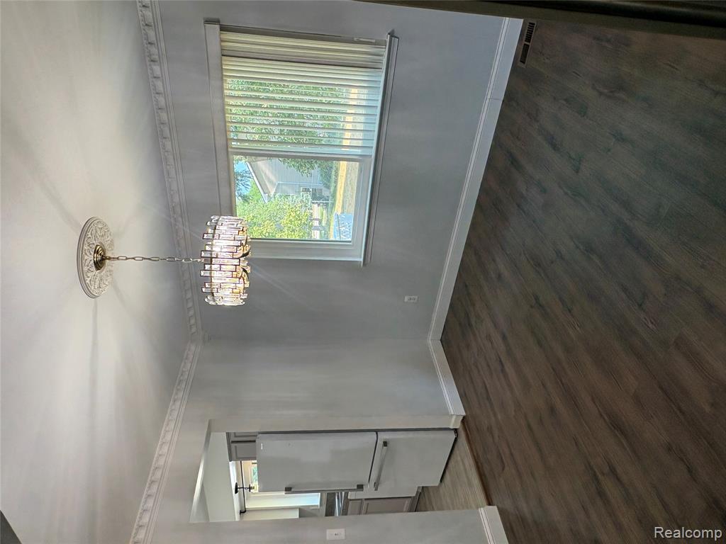 6994 York Property Photo 6