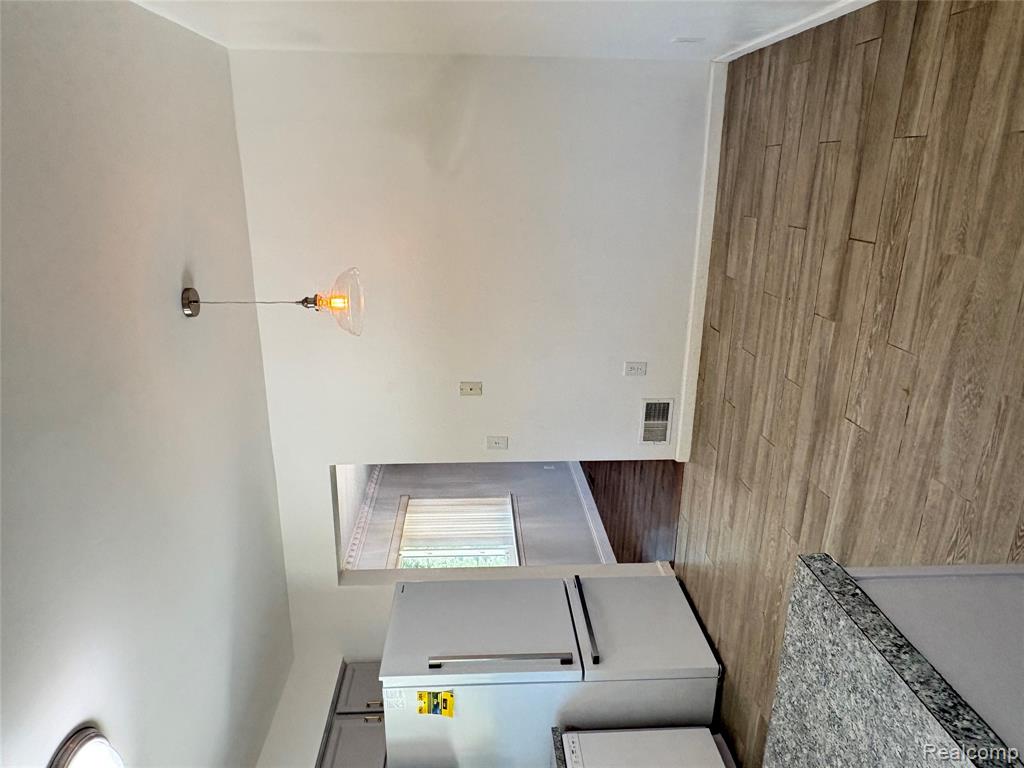 6994 York Property Photo 11