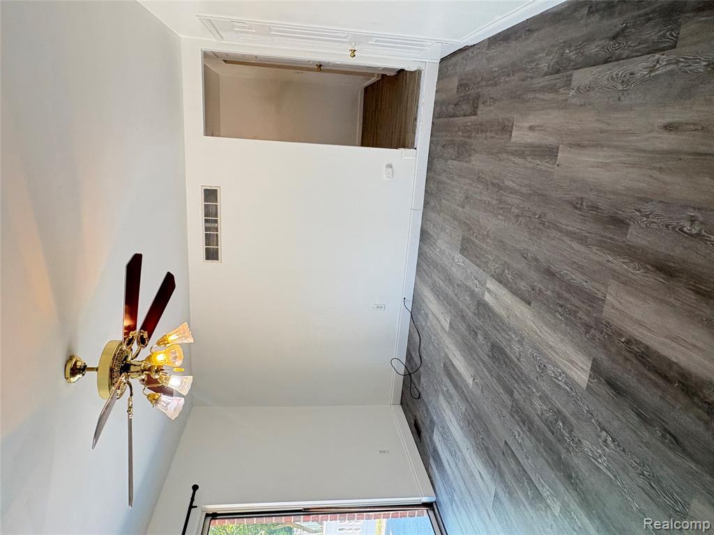 6994 York Property Photo 14