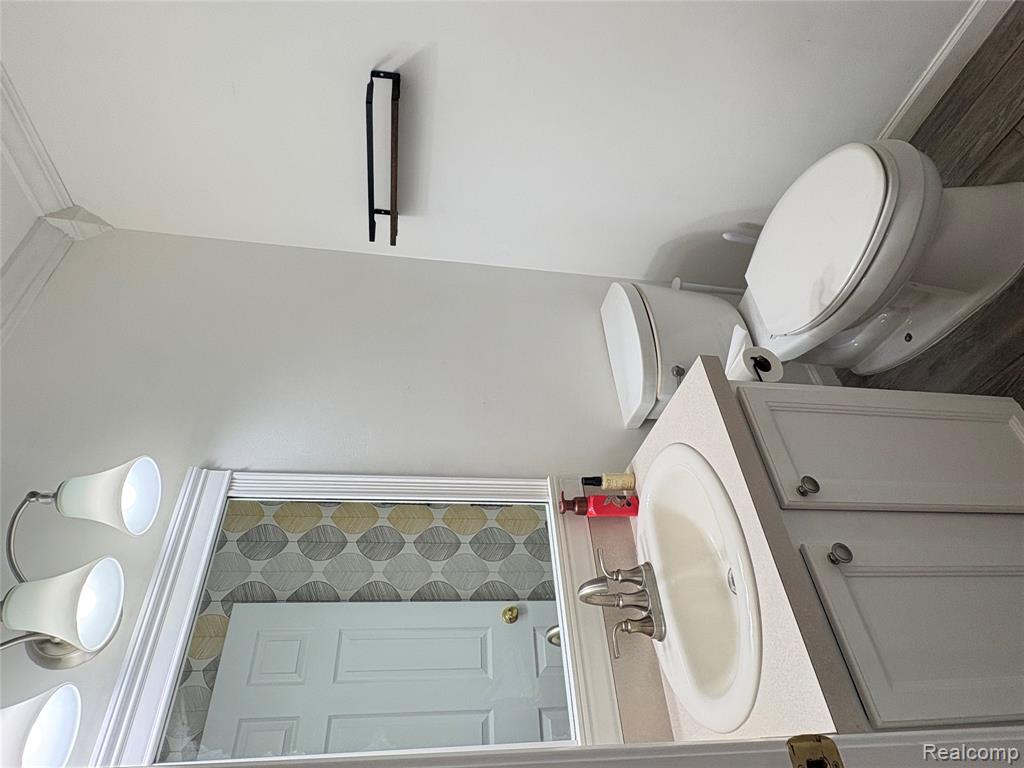 6994 York Property Photo 16