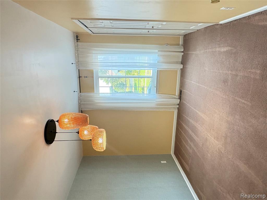 6994 York Property Photo 18