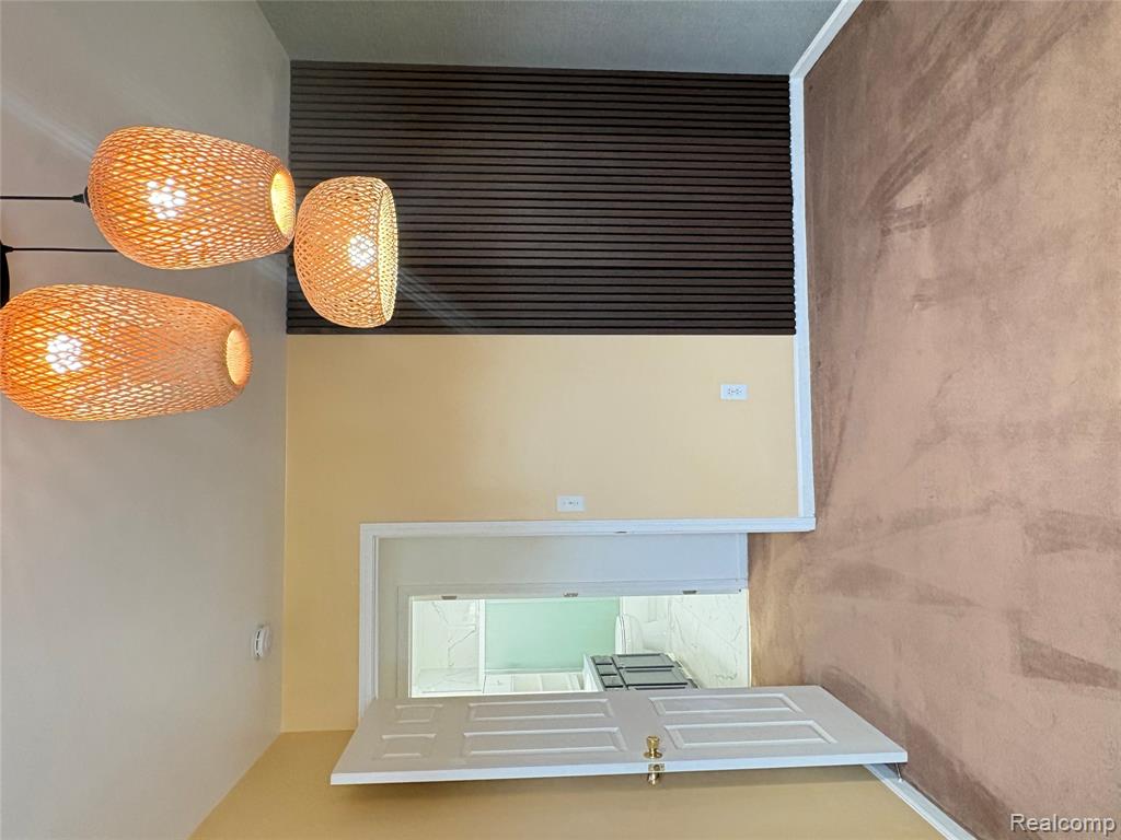 6994 York Property Photo 19